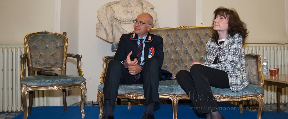 Una vita per la Patria 2016 - Vice Brigadiere (cong.) Vincenzo Cuccia - Arma dei Carabinieri e Zobeide Spocci - Presidente A.N.M.I.G. sez. Parma