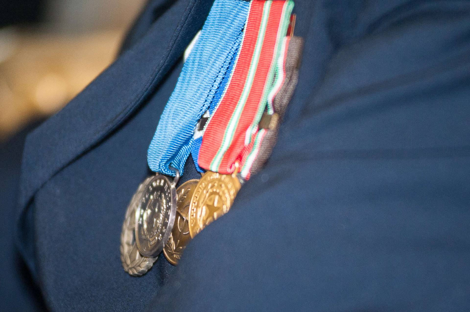 Una vita per la Patria 2016 - medaglia d’argento al valor militare e croce d’onore del premiato Vice Brigadiere Vincenzo Cuccia - Arma dei Carabinieri